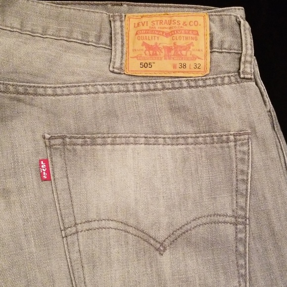 Levi Jean's - Picture 6 of 6